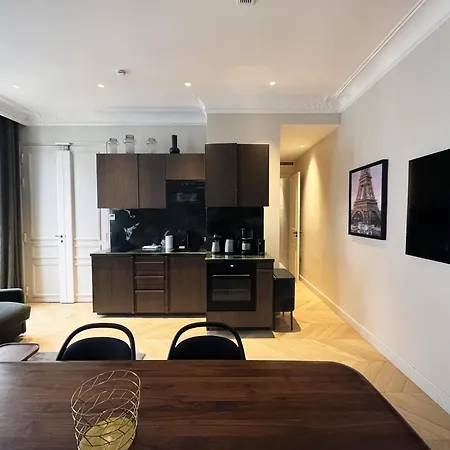 141 - Urban Beautiful Flat Near Champs-elysees דירה