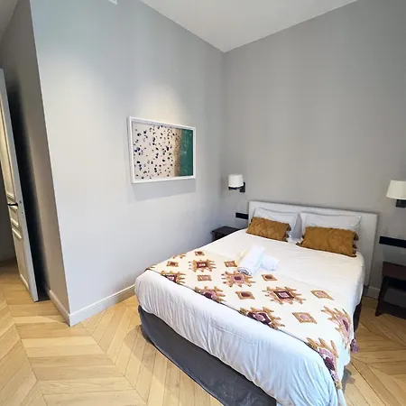 141 - Urban Beautiful Flat Near Champs-elysees Apartment Paris