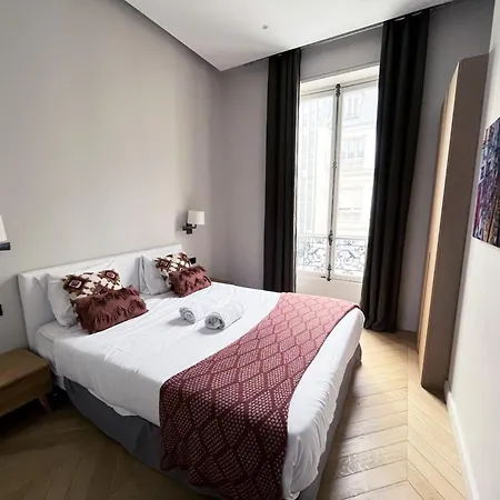 141 - Urban Beautiful Flat Near Champs-elysees * פריז