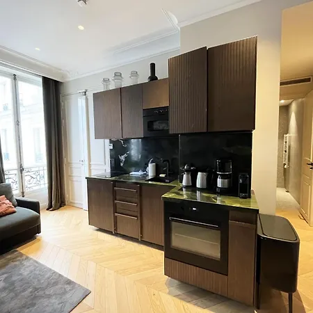 141 - Urban Beautiful Flat Near Champs-elysees